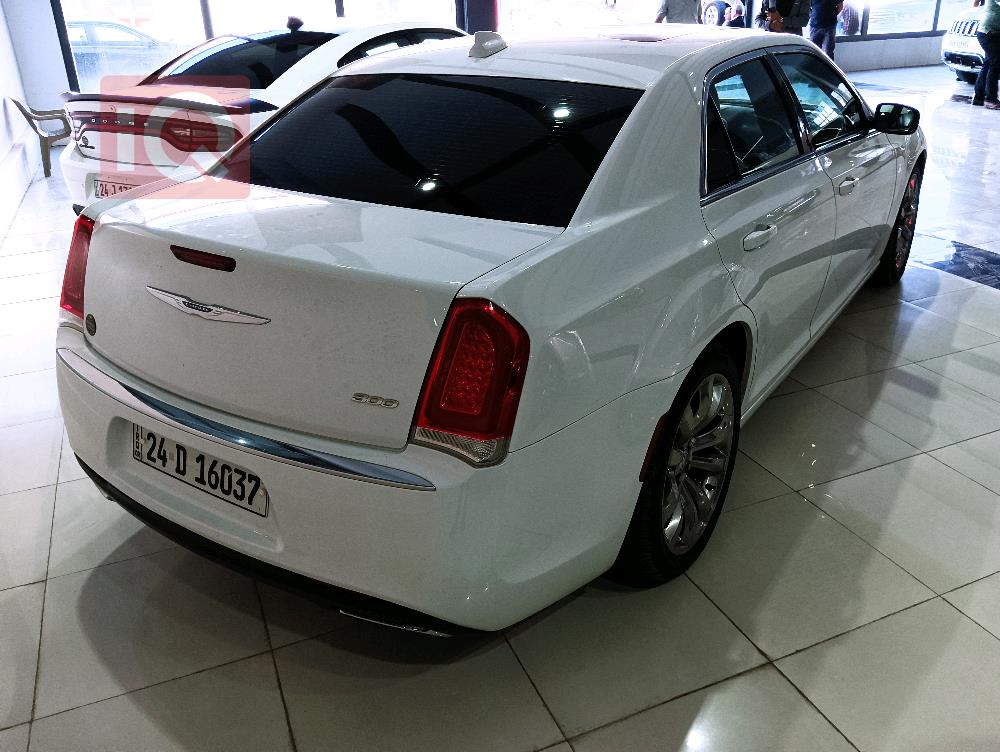 کرایسلەر 300